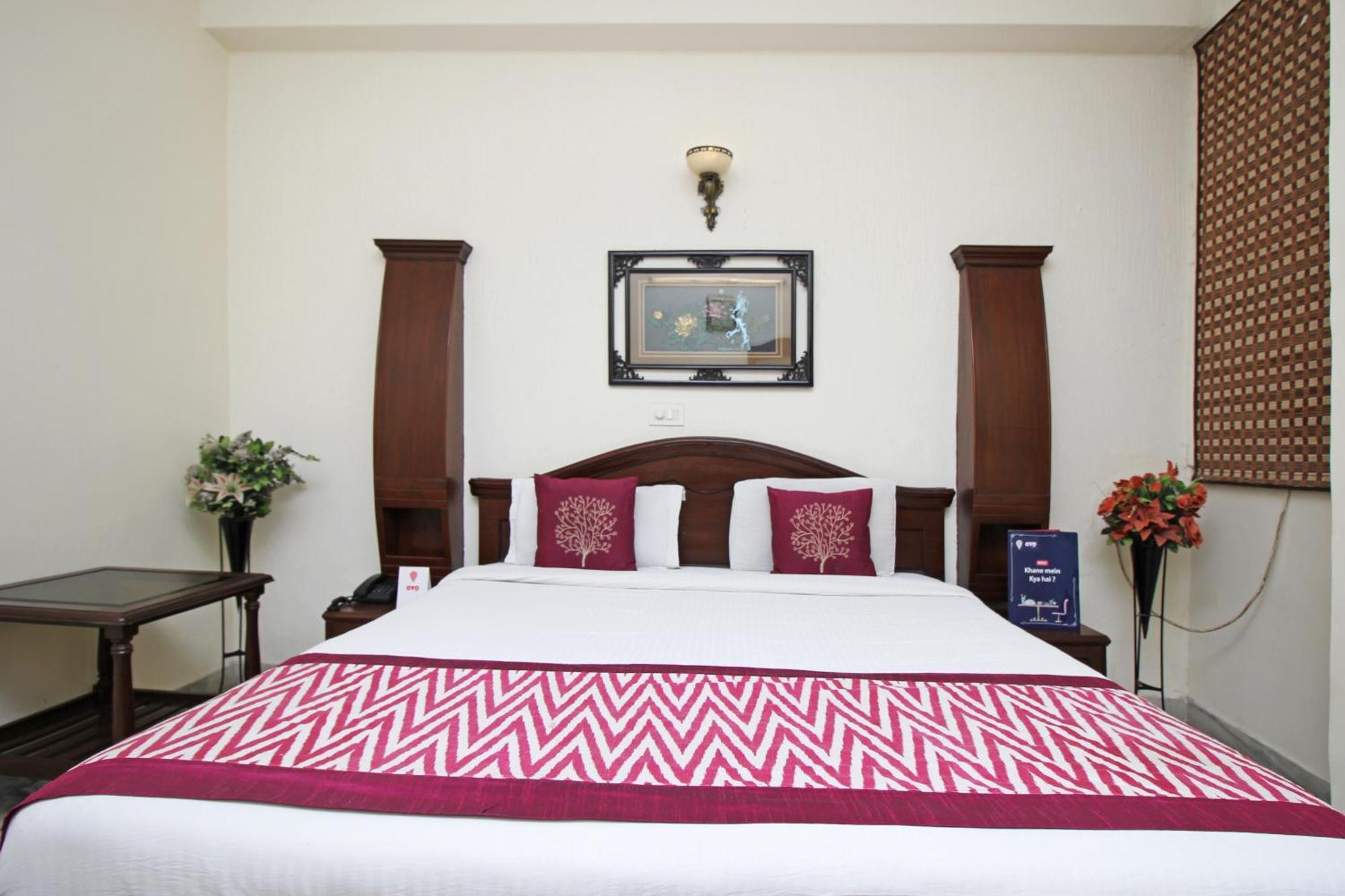 Hotel Garden View Делі Екстер'єр фото