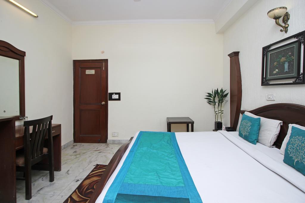 Hotel Garden View Делі Екстер'єр фото